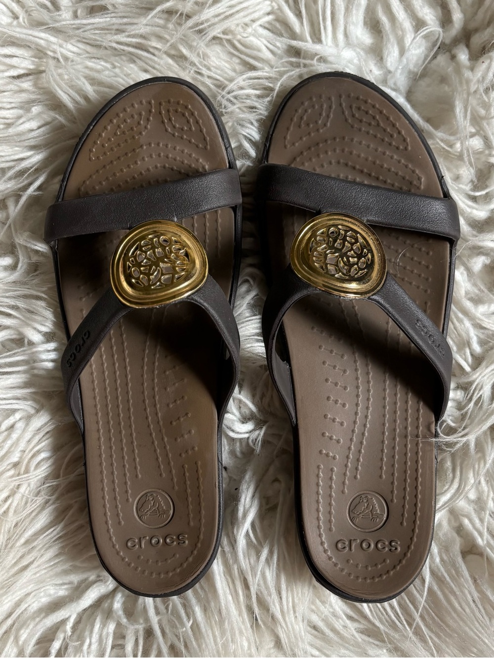 Crocs Sanrah Espresso Medallion Sandal/Slides Size 7 EUC